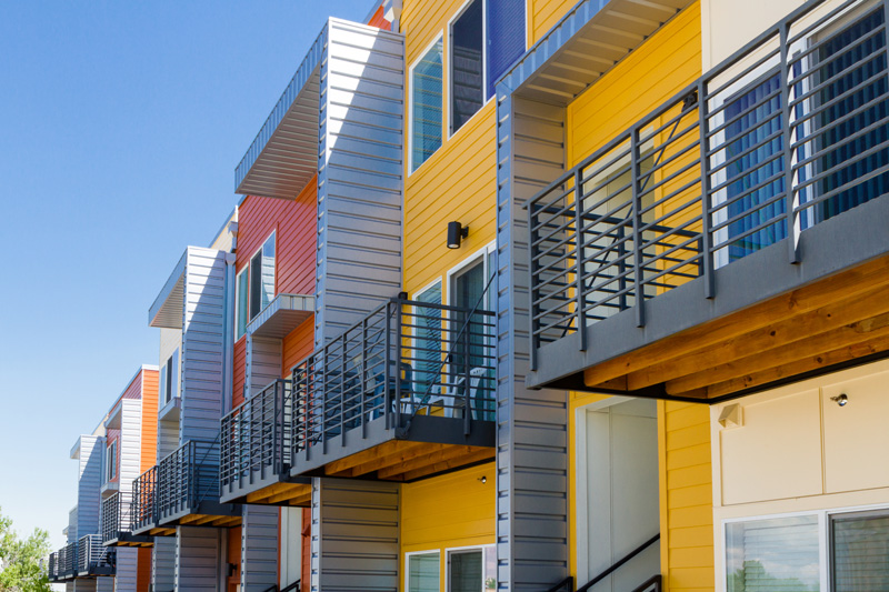 modern_colorful_apartments_siding